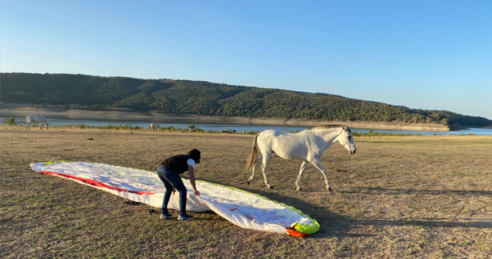 Preparando el equipo de paramotor