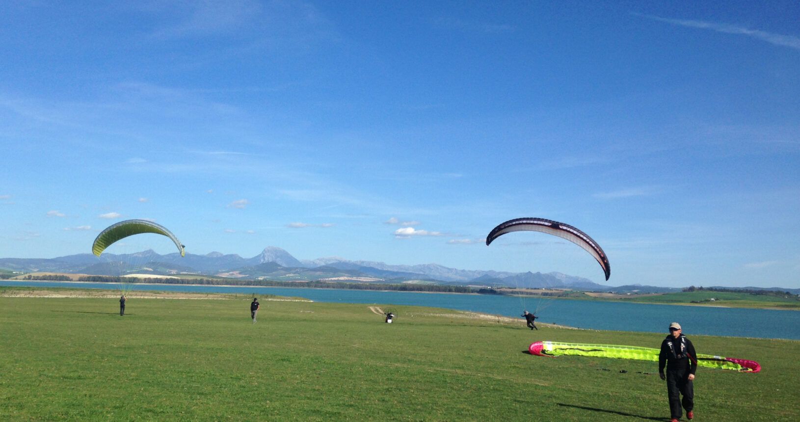 Zona de vuelo de paramotor en el lago de Bornos